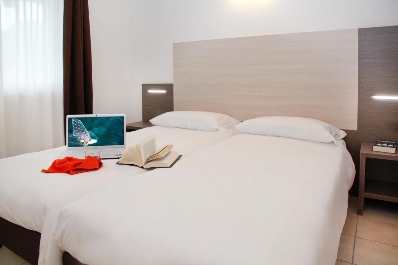 Residence Maroadi Torbole Sul Garda Cameră foto